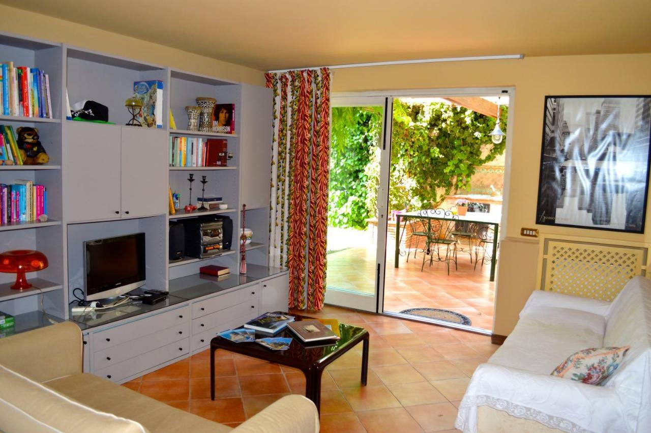 Casa Magnolia Lägenhet Gravina di Catania Exteriör bild